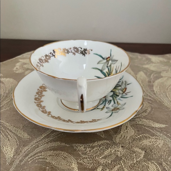 Vintage Hamilton Daisy Teacup & Saucer - Picture 3 of 11
